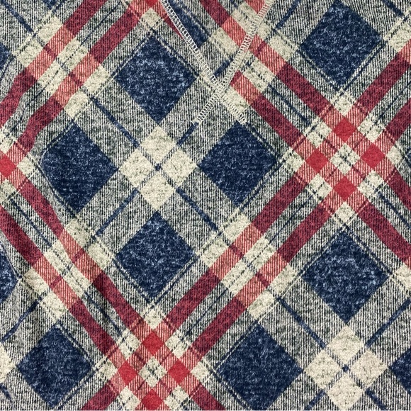 Woman’s Cato “live well” soft lounge plaid top size 3X - Picture 3 of 4